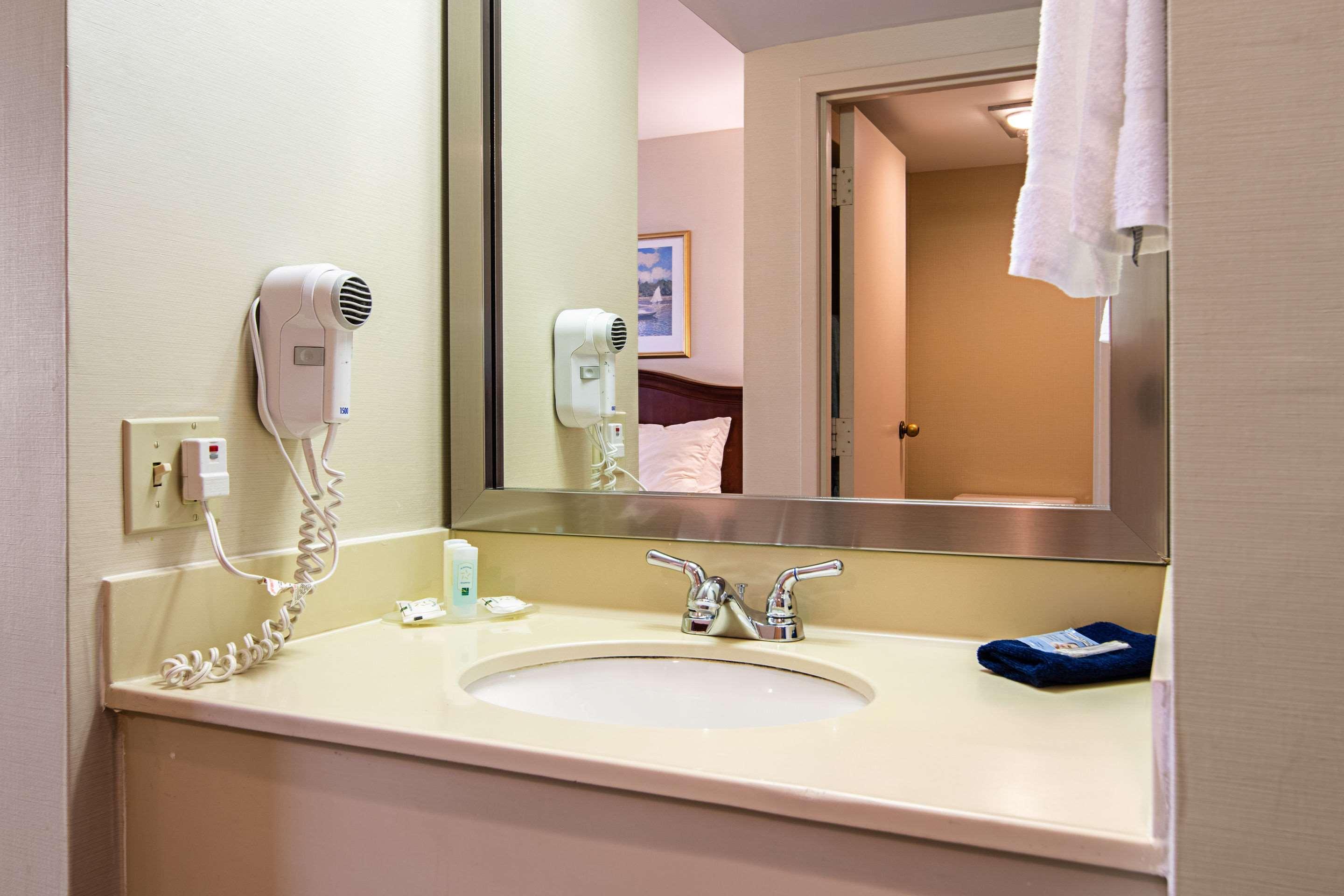 פורטסמות' Quality Inn מראה חיצוני תמונה